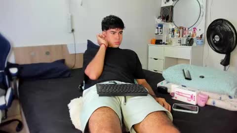 Snapshot of andy_wood1 chatting on 05/29/26, 11:52 andy_wood1 online show from 05/29/26, 11:52