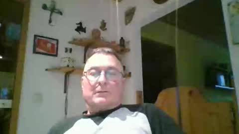 Snapshot of andybayern chatting on 04/14/26, 04:46 andybayern online show from 04/14/26, 04:46