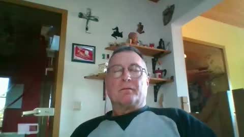 Snapshot of andybayern chatting on 04/23/26, 04:20 andybayern online show from 04/23/26, 04:20