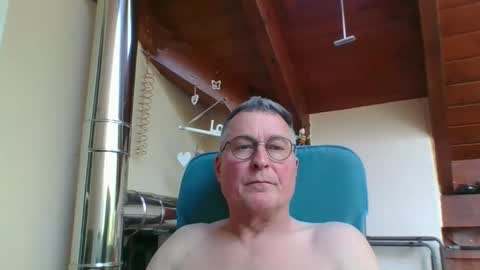 Snapshot of andybayern chatting on 05/08/26, 01:49 andybayern online show from 05/08/26, 01:49