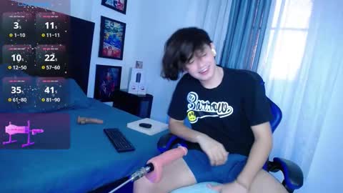 Snapshot of andyboy_19 chatting on 11/07/25, 10:21 andy online show from 11/07/25, 10:21