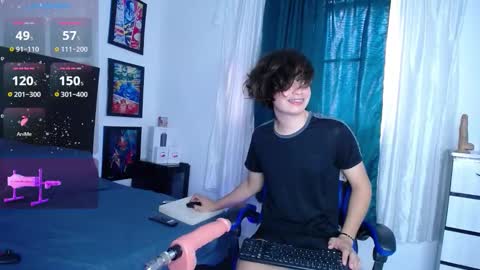 Snapshot of andyboy_19 chatting on 11/19/25, 08:09 andy online show from 11/19/25, 08:09