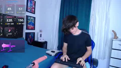 Snapshot of andyboy_19 chatting on 12/04/25, 10:29 andy online show from 12/04/25, 10:29