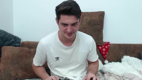 Snapshot of andyfame1 chatting on 01/21/25, 05:49 Andy Fame online show from 01/21/25, 05:49