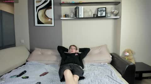 Snapshot of andyjey_ chatting on 09/28/25, 07:30 Mandy and Andy online show from 09/28/25, 07:30