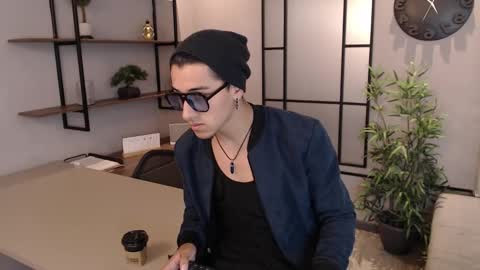 Snapshot of andyjoy_ chatting on 12/18/24, 12:07 Andy Joy online show from 12/18/24, 12:07