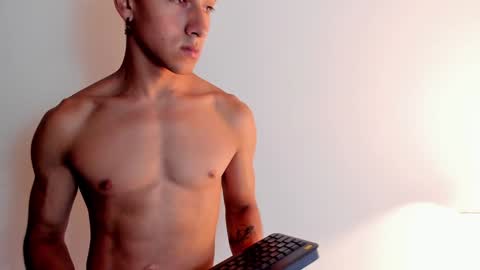 Snapshot of andyjoy_ chatting on 01/10/25, 02:45 Andy Joy online show from 01/10/25, 02:45