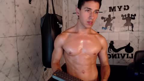 Snapshot of andyjoy_ chatting on 01/11/25, 02:36 Andy Joy online show from 01/11/25, 02:36