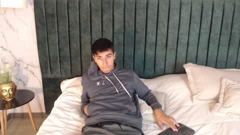 Snapshot of andyjoy_ chatting on 01/12/25, 11:50 Andy Joy online show from 01/12/25, 11:50