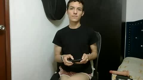 Snapshot of andytwi chatting on 04/21/26, 03:02 Andy online show from 04/21/26, 03:02