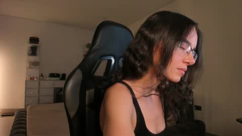 Snapshot of anelisse_ chatting on 02/24/26, 03:48 online show from 02/24/26, 03:48