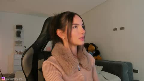 Snapshot of anelisse_ chatting on 03/22/26, 02:15 online show from 03/22/26, 02:15