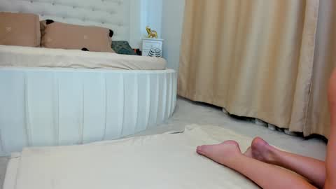 Snapshot of anemarie1996 chatting on 12/16/24, 08:31 Anne online show from 12/16/24, 08:31