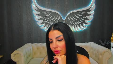 Anne online show from 01/25/25, 01:43