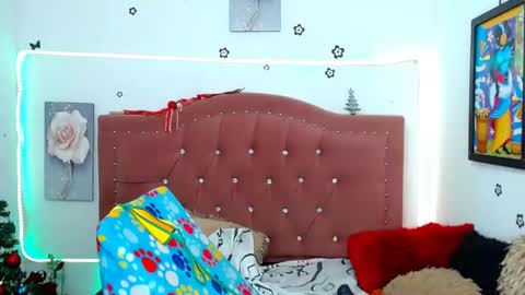 Snapshot of ange_drty chatting on 12/28/24, 06:18 ange_drty online show from 12/28/24, 06:18