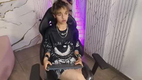 angeel_tay online show from 06/02/26, 08:38