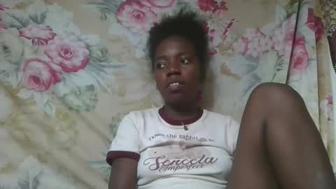 Snapshot of angeeliine chatting on 04/17/26, 01:03 angeeliine online show from 04/17/26, 01:03