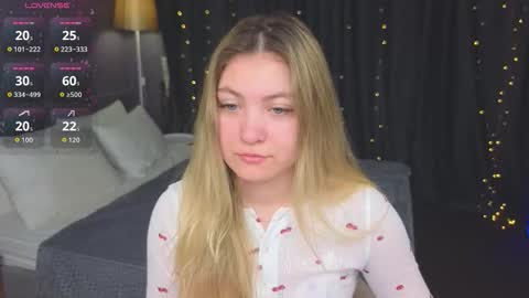 Snapshot of angel__grace chatting on 03/17/26, 12:15 Grace online show from 03/17/26, 12:15
