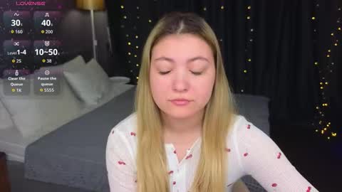 Snapshot of angel__grace chatting on 03/18/26, 12:14 Grace online show from 03/18/26, 12:14
