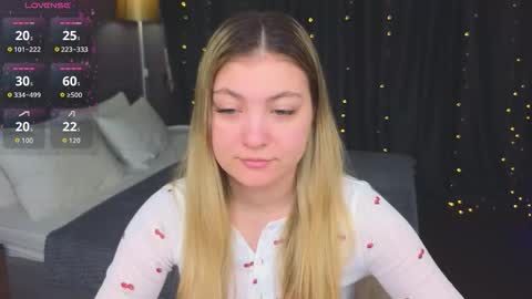 Snapshot of angel__grace chatting on 03/19/26, 12:25 Grace online show from 03/19/26, 12:25