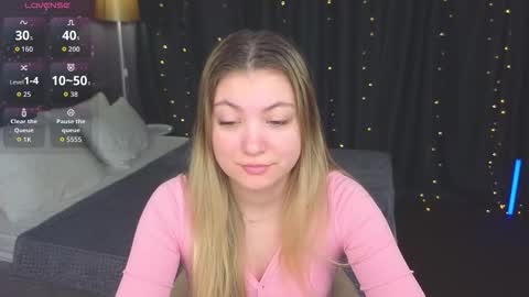 Snapshot of angel__grace chatting on 03/22/26, 12:14 Grace online show from 03/22/26, 12:14