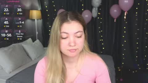 Snapshot of angel__grace chatting on 04/03/26, 12:52 Grace online show from 04/03/26, 12:52