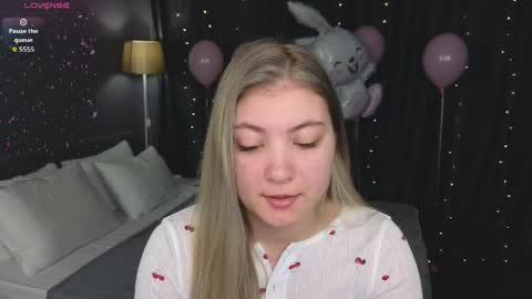 Snapshot of angel__grace chatting on 04/08/26, 12:10 Grace online show from 04/08/26, 12:10