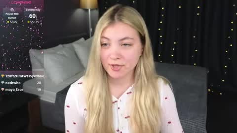 Snapshot of angel__grace chatting on 05/15/26, 11:23 Grace online show from 05/15/26, 11:23