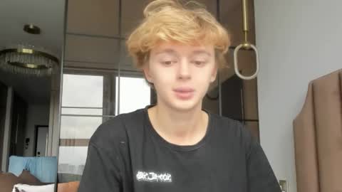 angel_andreww online show from 05/17/26, 08:12