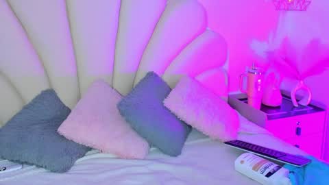 Snapshot of angel_bloom1 chatting on 05/08/26, 03:39 Angel online show from 05/08/26, 03:39
