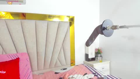 Snapshot of angel_dthroat chatting on 12/11/24, 03:05 ANGHEL online show from 12/11/24, 03:05