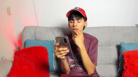 Snapshot of angel_dustt1 chatting on 06/06/26, 08:35 angel_dustt1 online show from 06/06/26, 08:35