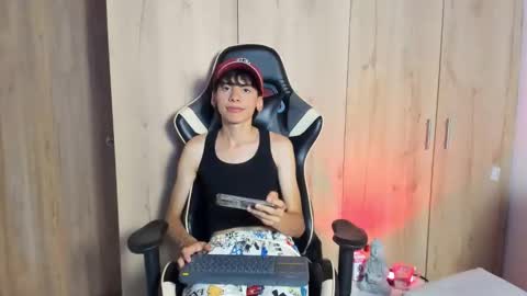 Snapshot of angel_dustt1 chatting on 06/10/26, 08:30 angel_dustt1 online show from 06/10/26, 08:30