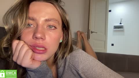 Snapshot of angel_from_sky chatting on 01/13/25, 01:17 Greetings Jess online show from 01/13/25, 01:17