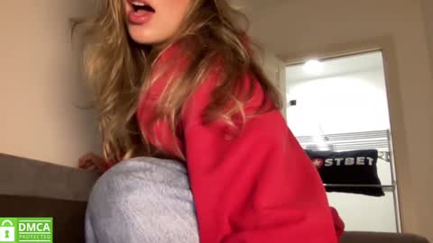 Snapshot of angel_from_sky chatting on 01/19/25, 10:50 Greetings Jess online show from 01/19/25, 10:50