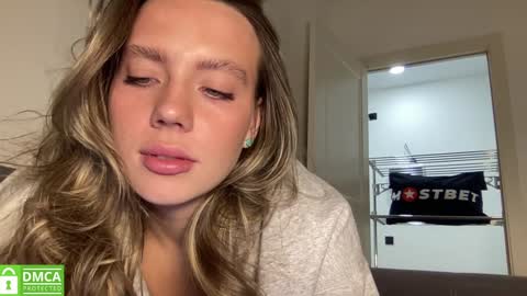 Snapshot of angel_from_sky chatting on 01/21/25, 12:07 Greetings Jess online show from 01/21/25, 12:07