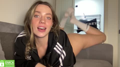 Snapshot of angel_from_sky chatting on 01/24/25, 05:00 Greetings Jess online show from 01/24/25, 05:00