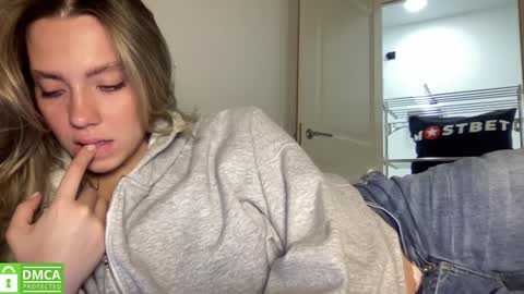 Snapshot of angel_from_sky chatting on 01/25/25, 12:26 Greetings Jess online show from 01/25/25, 12:26