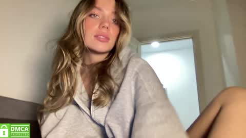 Snapshot of angel_from_sky chatting on 02/01/25, 01:09 Greetings Jess online show from 02/01/25, 01:09