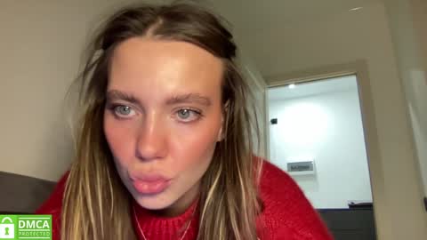 Snapshot of angel_from_sky chatting on 02/08/25, 01:44 Greetings Jess online show from 02/08/25, 01:44