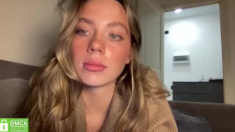 Snapshot of angel_from_sky chatting on 02/13/25, 03:46 Greetings Jess online show from 02/13/25, 03:46