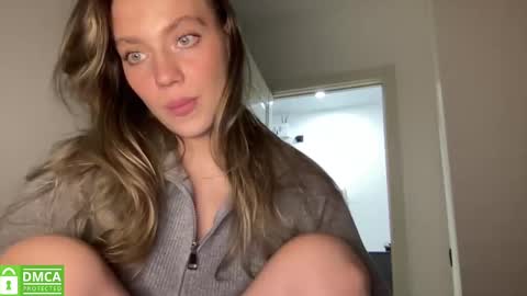 Snapshot of angel_from_sky chatting on 02/25/25, 05:58 Greetings Jess online show from 02/25/25, 05:58