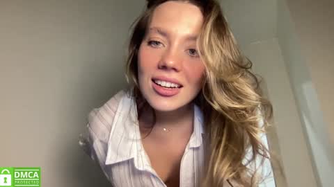 Snapshot of angel_from_sky chatting on 03/11/25, 02:29 Greetings Jess online show from 03/11/25, 02:29