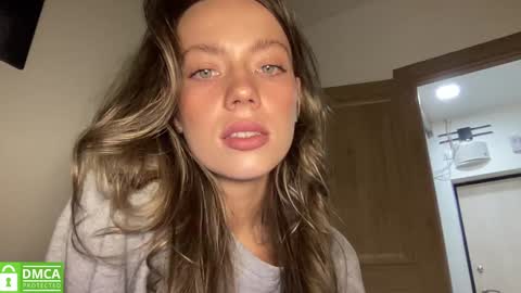 Snapshot of angel_from_sky chatting on 09/22/25, 11:34 Greetings Jess online show from 09/22/25, 11:34