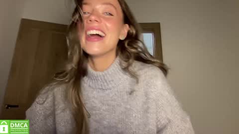 Snapshot of angel_from_sky chatting on 10/05/25, 12:14 Greetings Jess online show from 10/05/25, 12:14