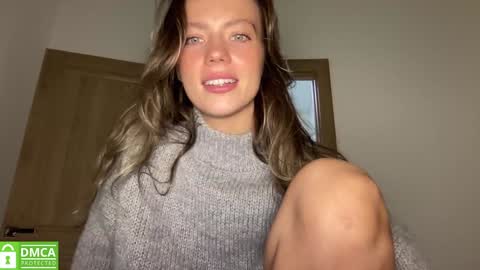 Snapshot of angel_from_sky chatting on 10/10/25, 01:10 Greetings Jess online show from 10/10/25, 01:10