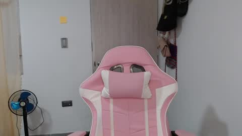 Angel Girl online show from 04/28/26, 08:58