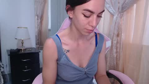 Angel Girl online show from 05/13/26, 04:37
