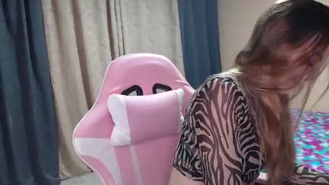Angel Girl online show from 06/19/26, 09:29