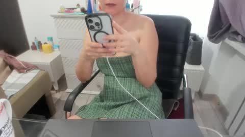 Snapshot of angel_lee__ chatting on 02/16/25, 07:48 angel_lee__ online show from 02/16/25, 07:48